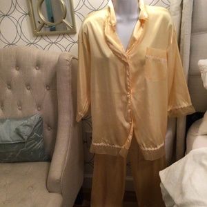 Size small Suzanne Somers pajamas/ loungewear